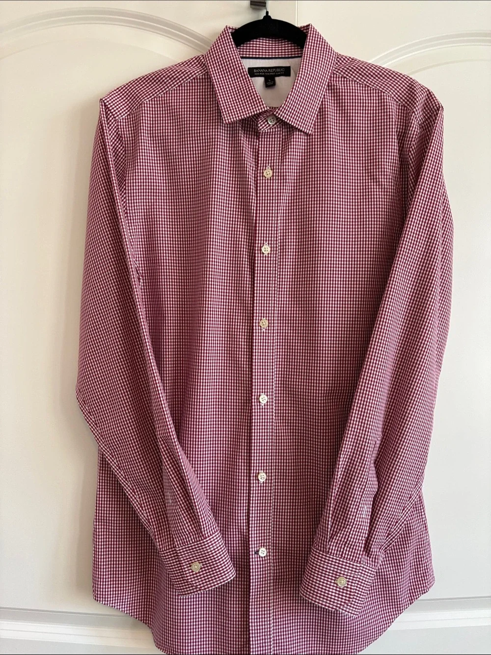 Banana Republic Men’s Non-Iron Tailored Slim Fit Shirt in Red Gingham Pattern